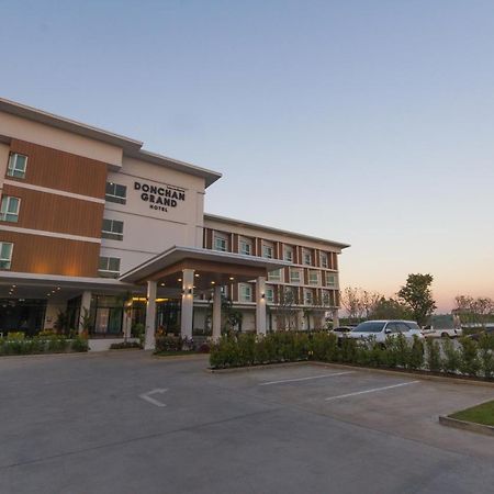 Donchan Grand Hotel Chiang Mai Exterior foto